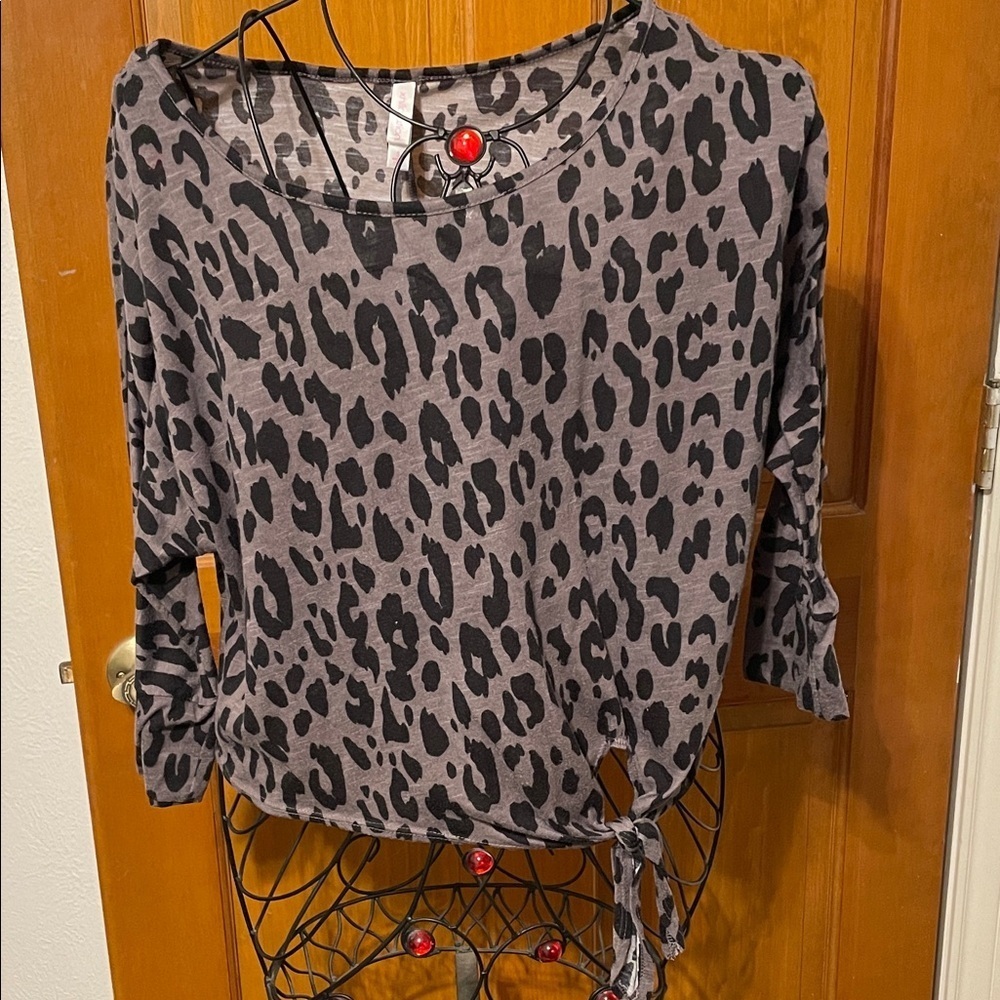 🐆🐆🐆3 for 12$🐆🐆🐆Leopard Print Women's Top